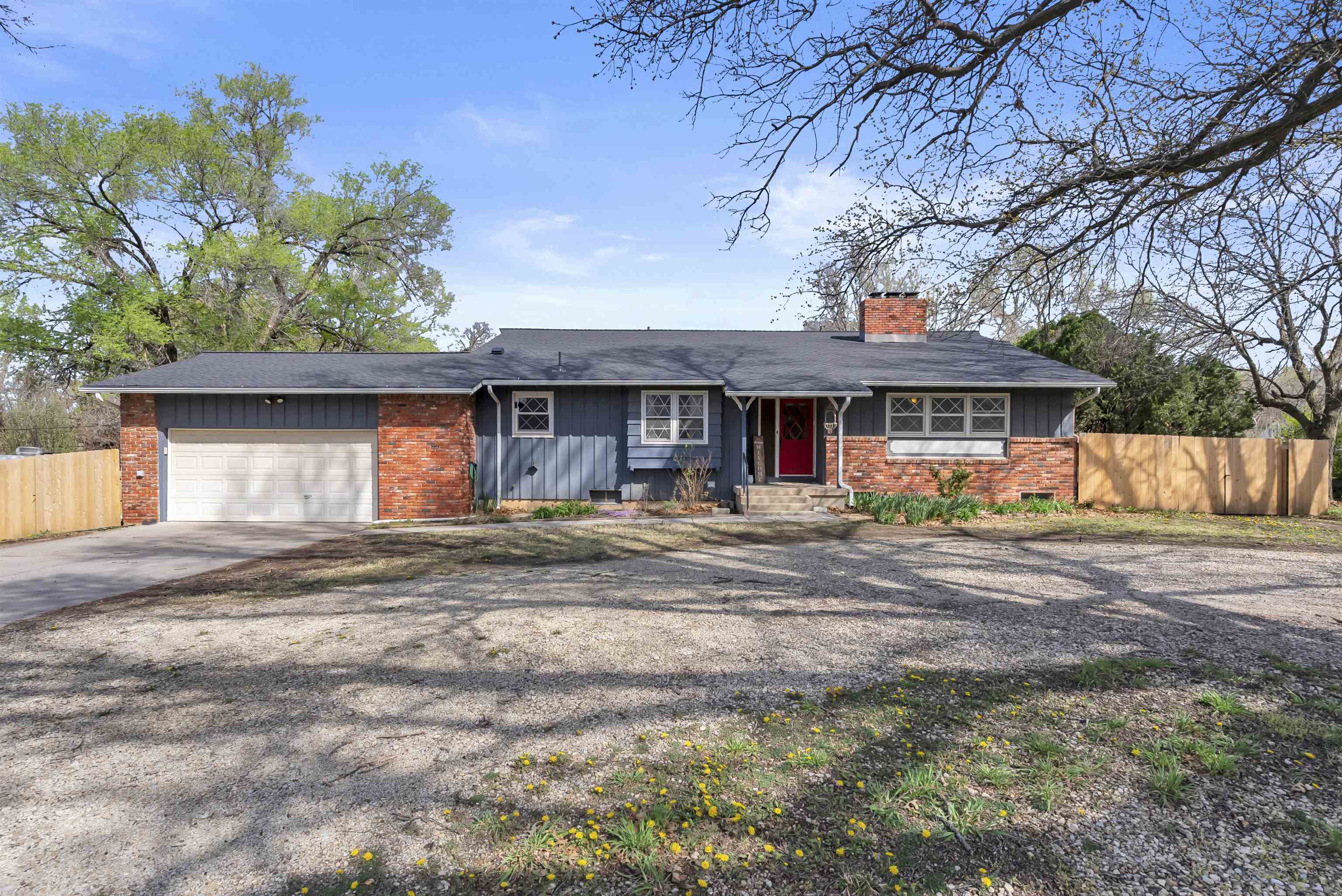15 Circle Dr Property Photo