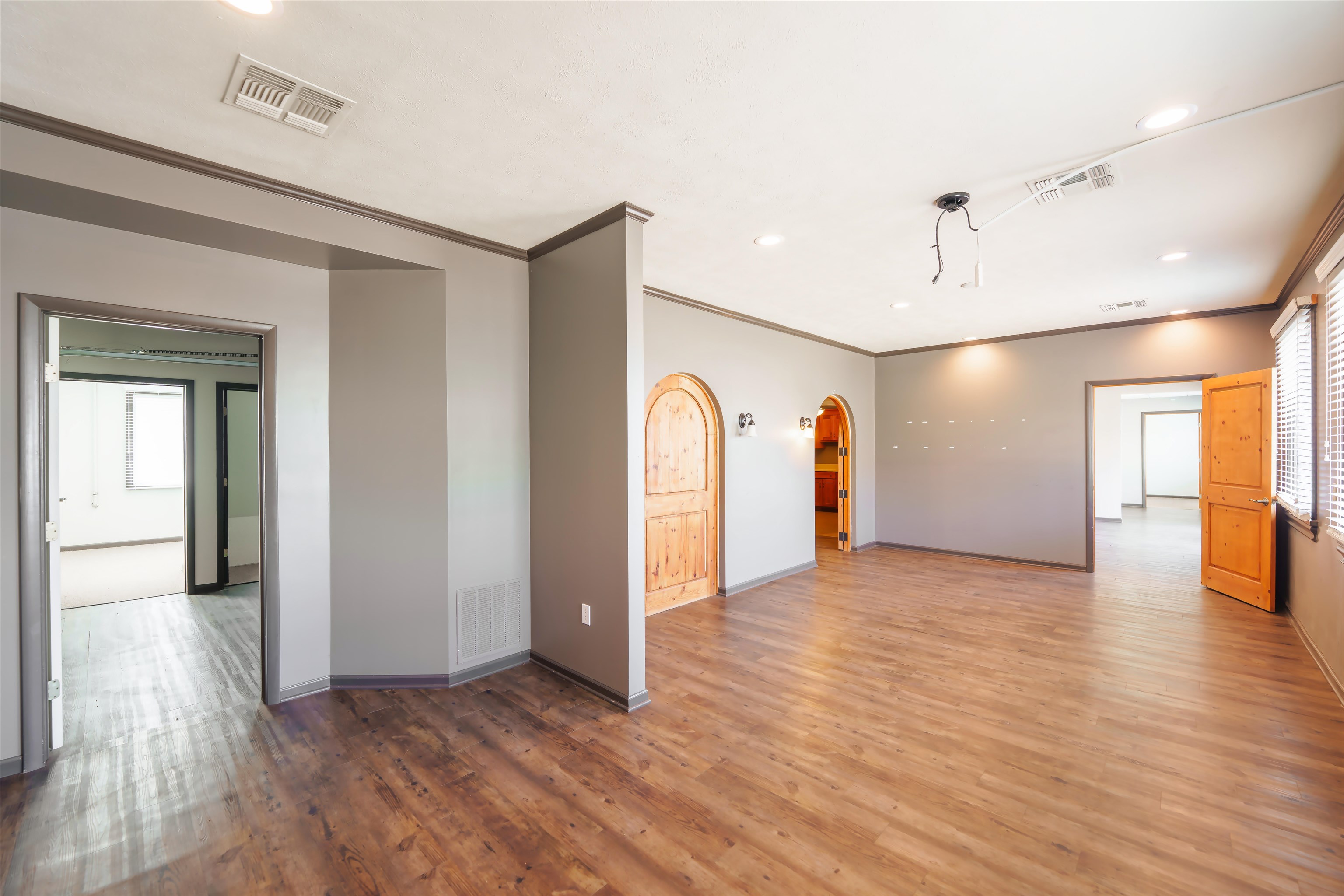 1005 W South St Property Photo 8