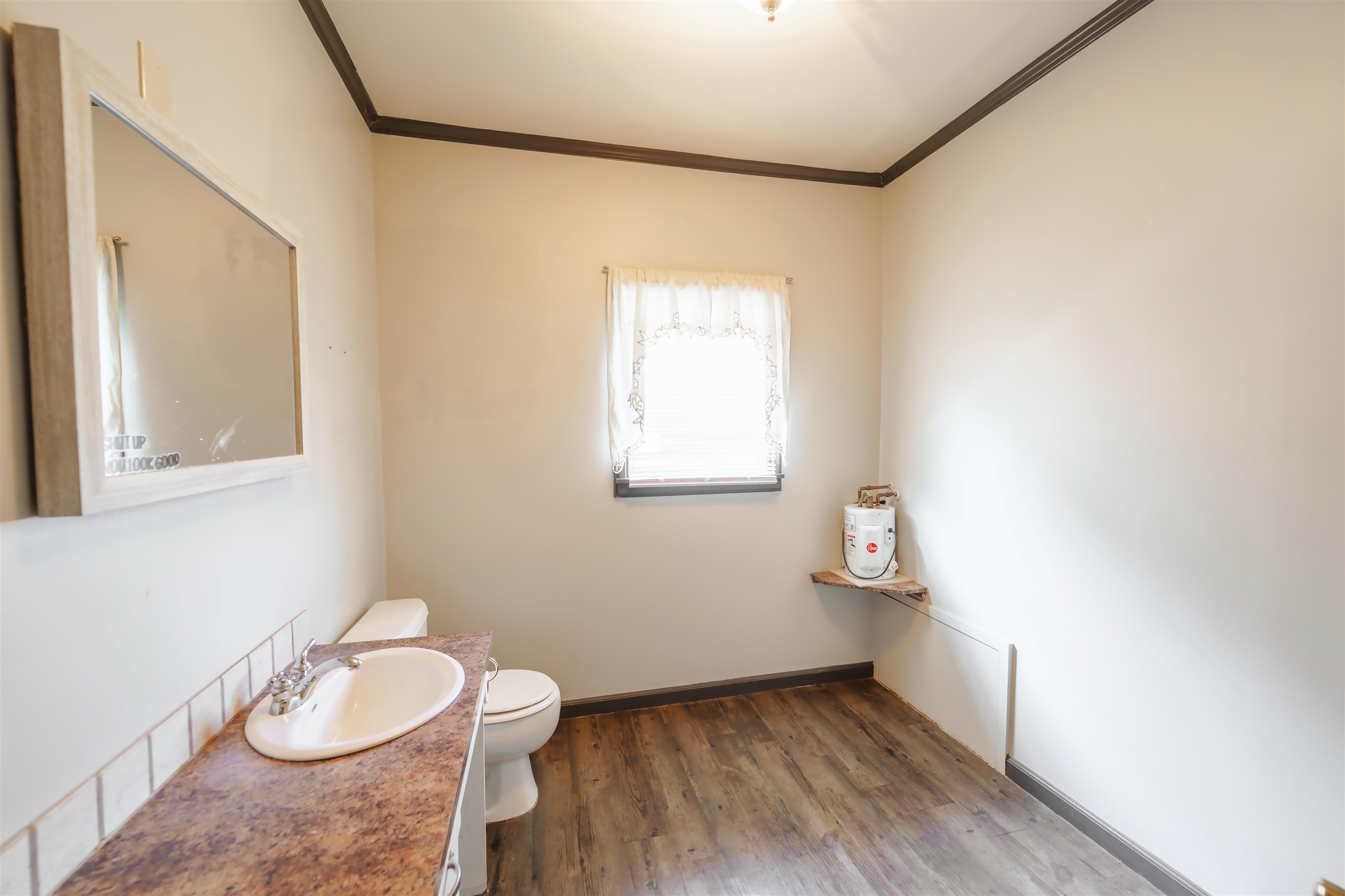 1005 W South St Property Photo 11