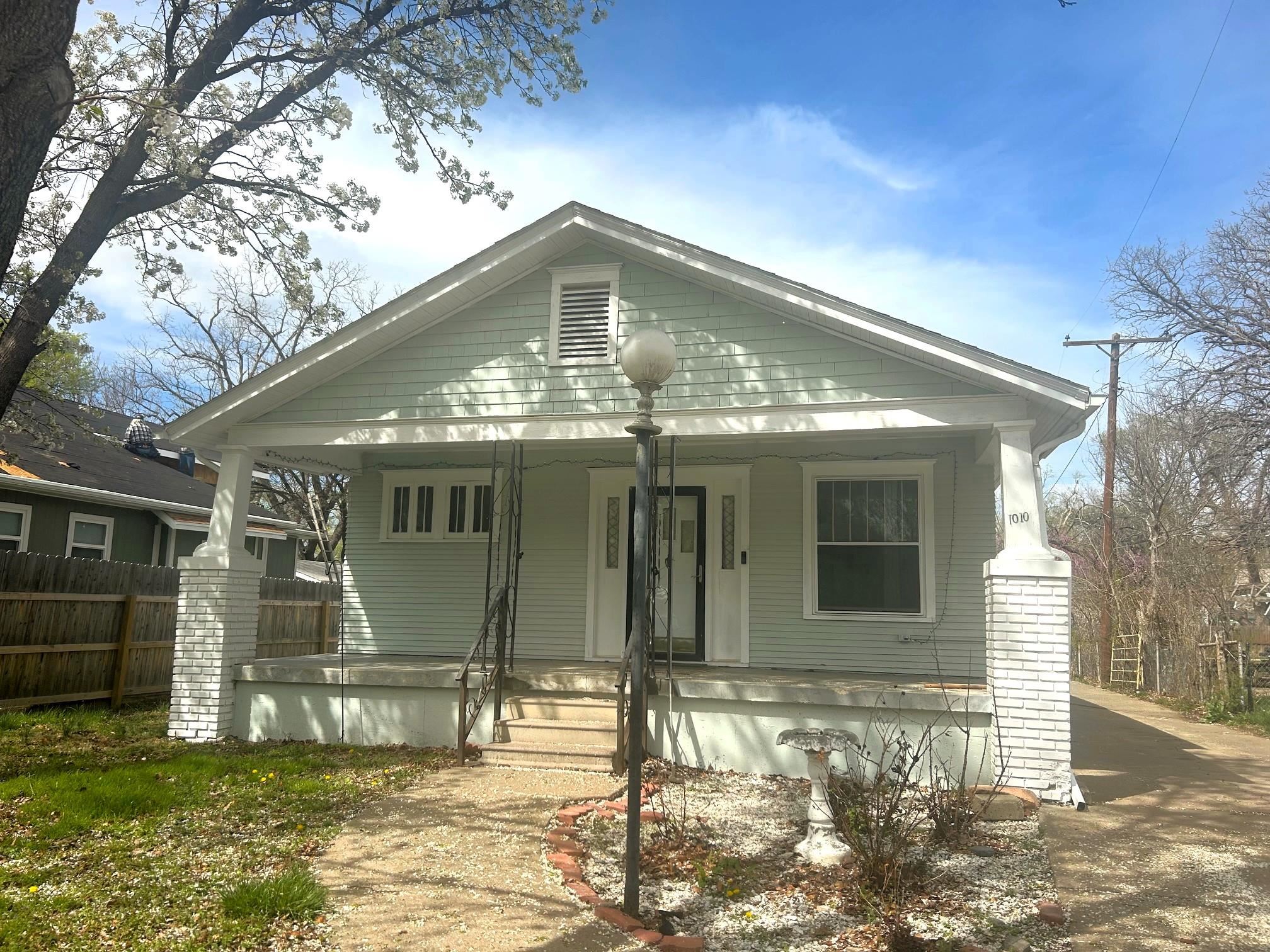 1010 State St Property Photo