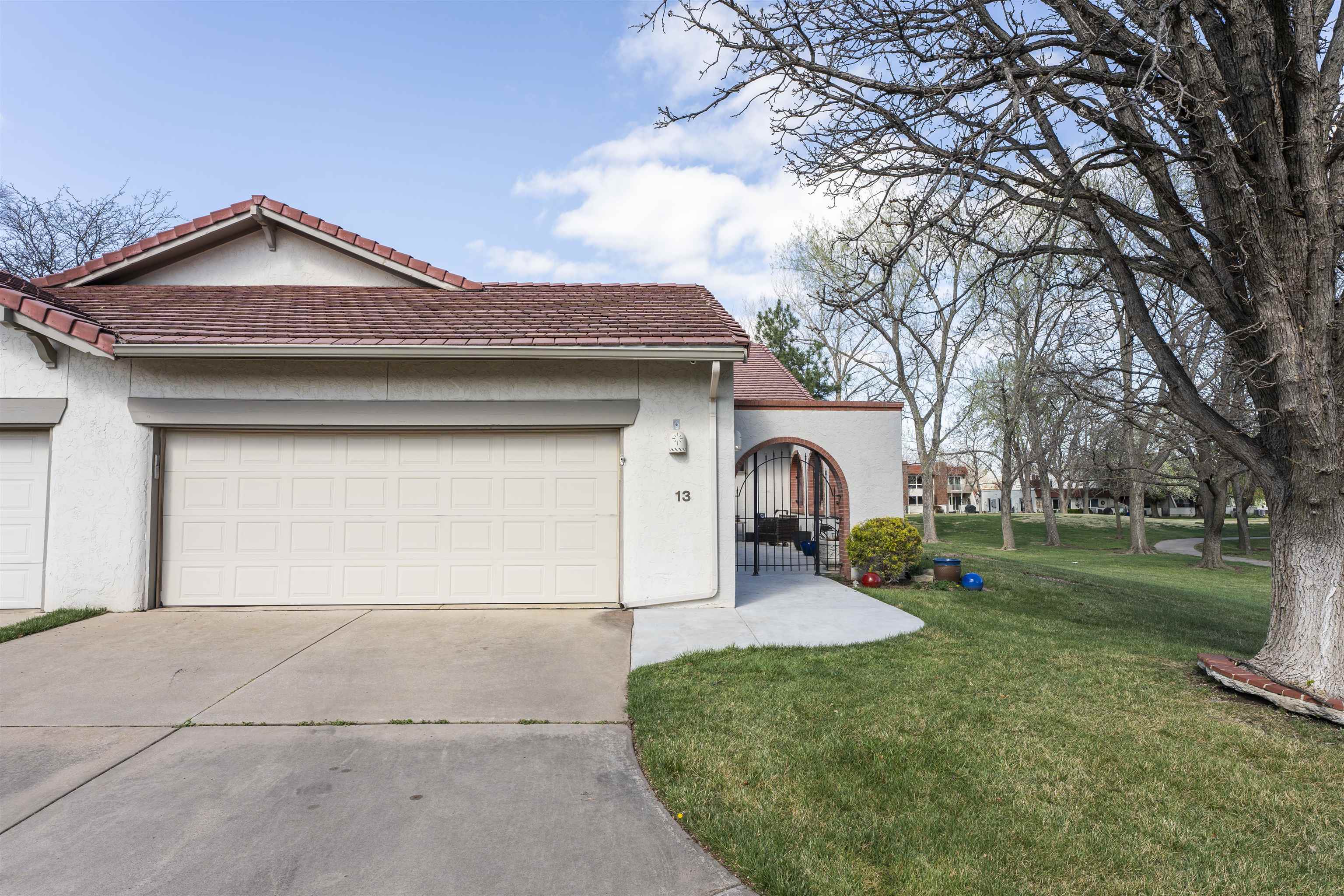 13 E Via Verde St Property Photo