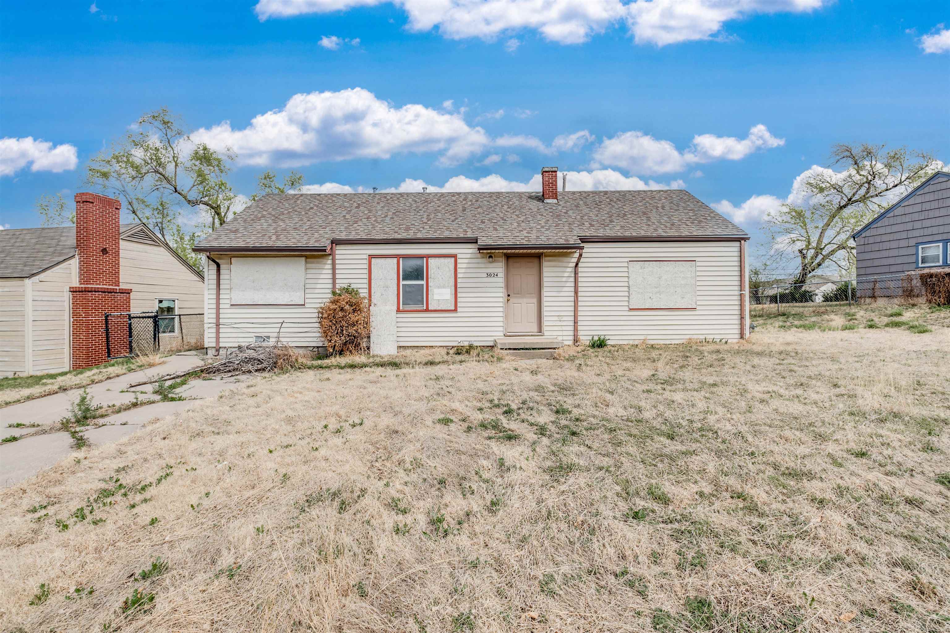 3024 E Carmen Property Photo