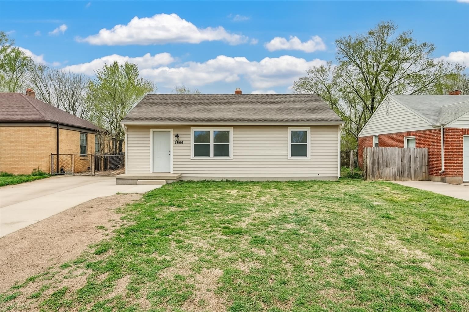 1928 N Spruce Ave Property Photo