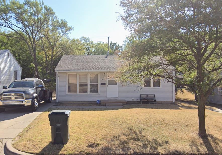 1842 N Chautauqua Ave Property Photo