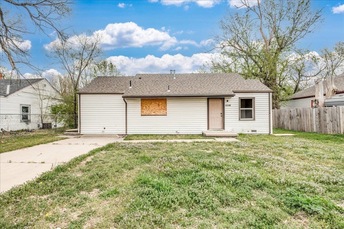 2238 N Kansas St Property Photo