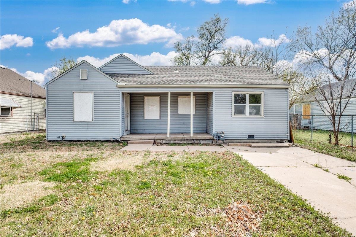 2027 E Mossman Ave Property Photo