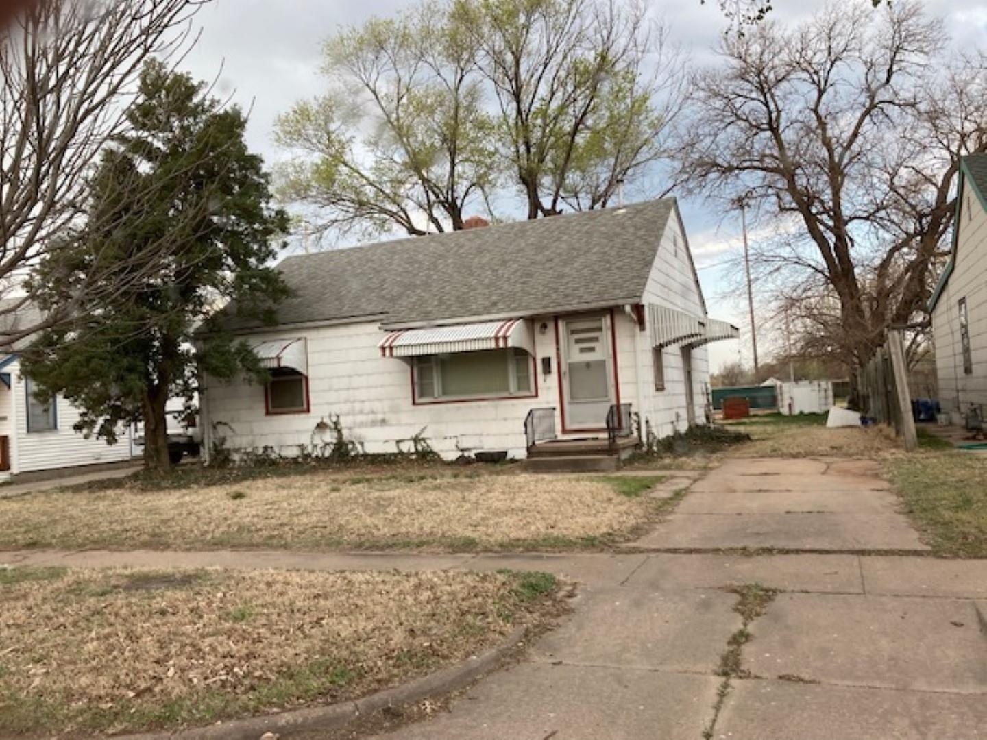 457 N Glenn St Property Photo
