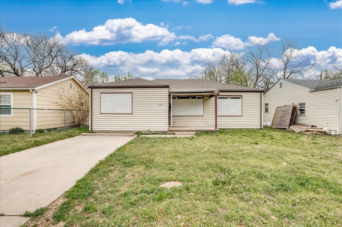 2042 N Minnesota Ave Property Photo