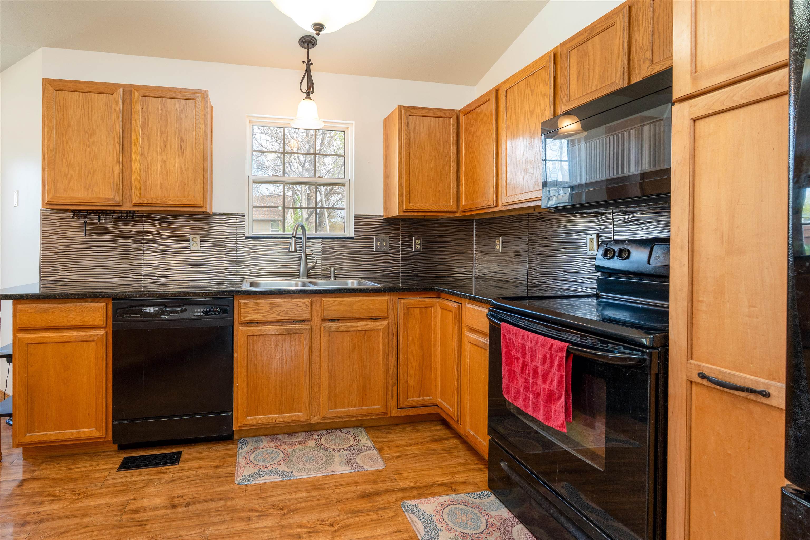 8410 W Aberdeen Cir Property Photo 7