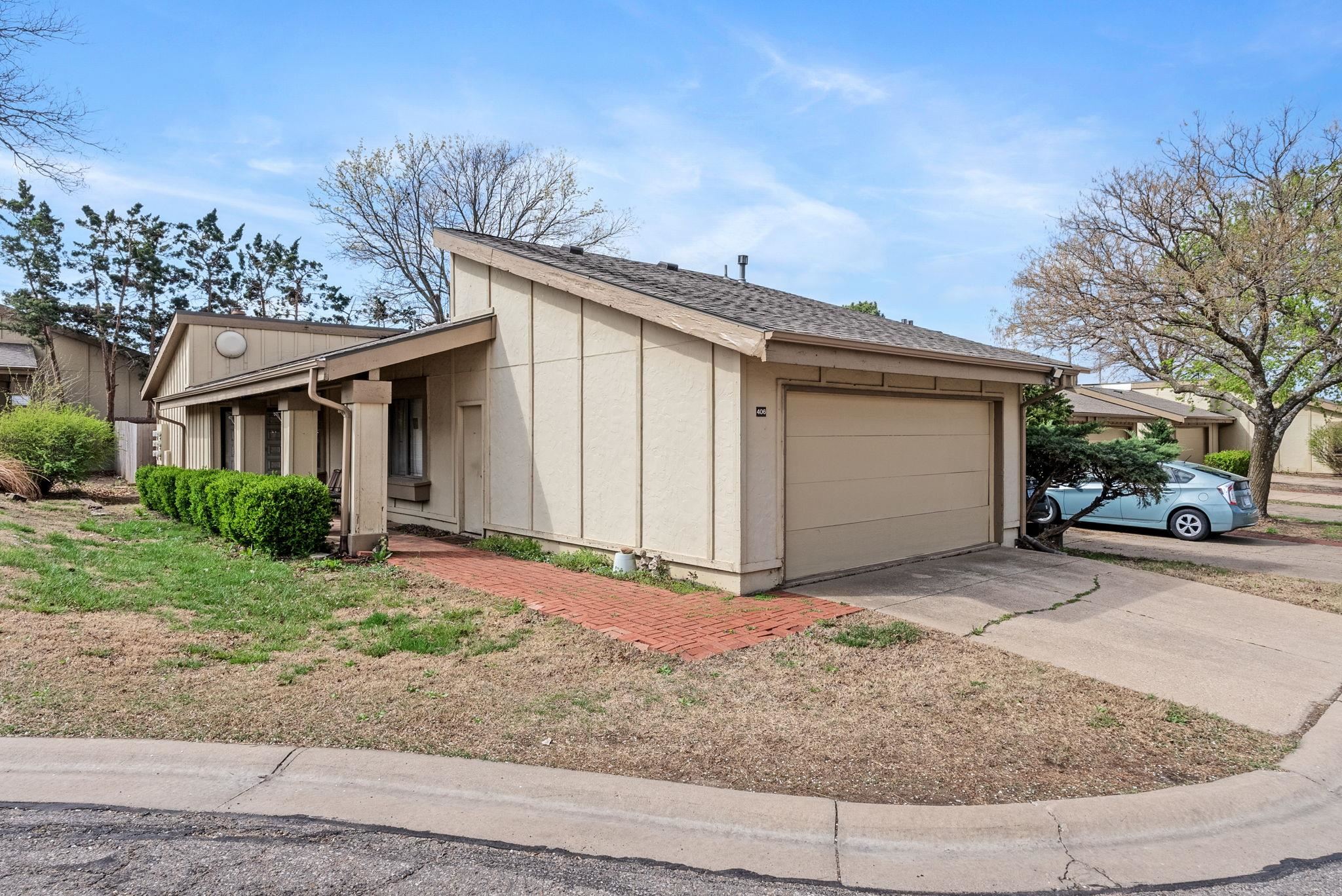 8201 E Harry St Property Photo