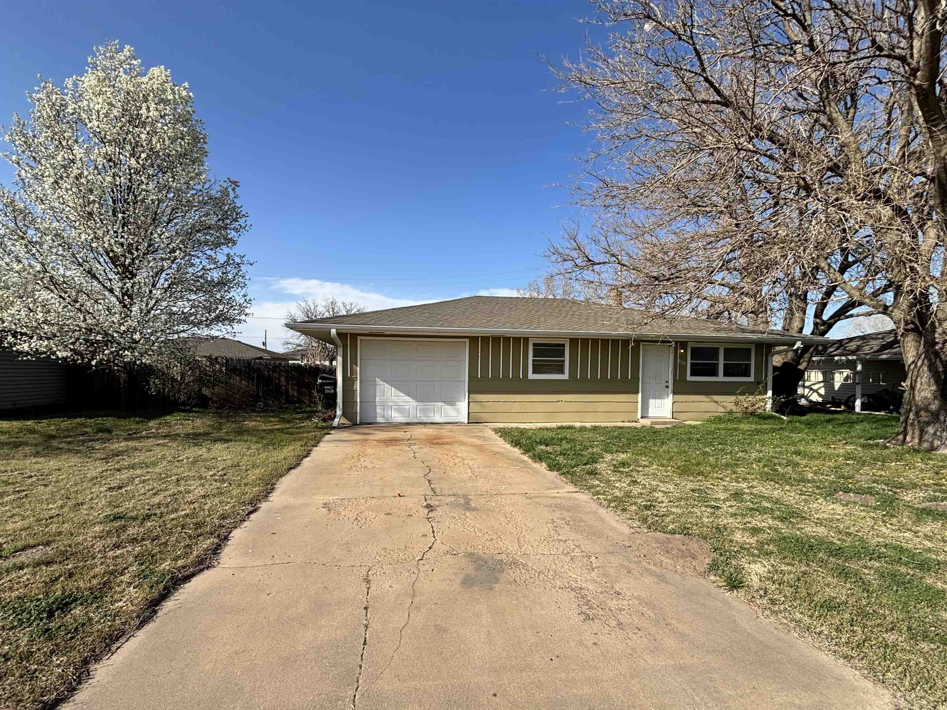 404 E Avenue A Property Photo
