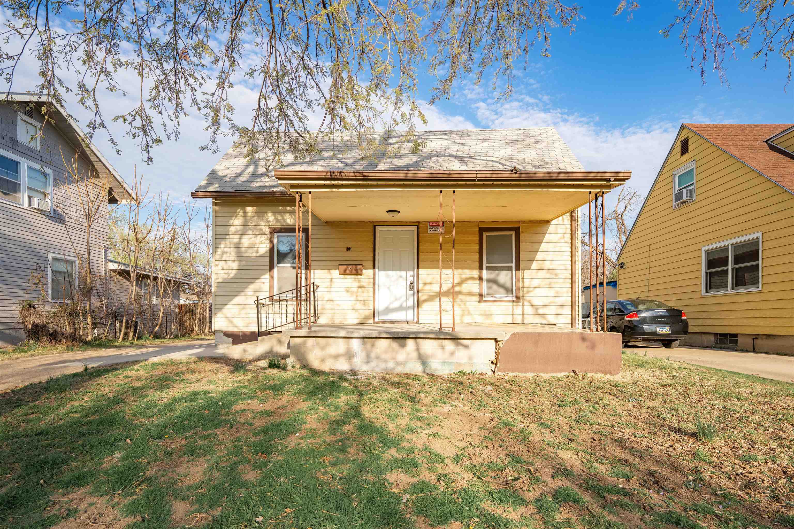 663 S 2nd St Property Photo