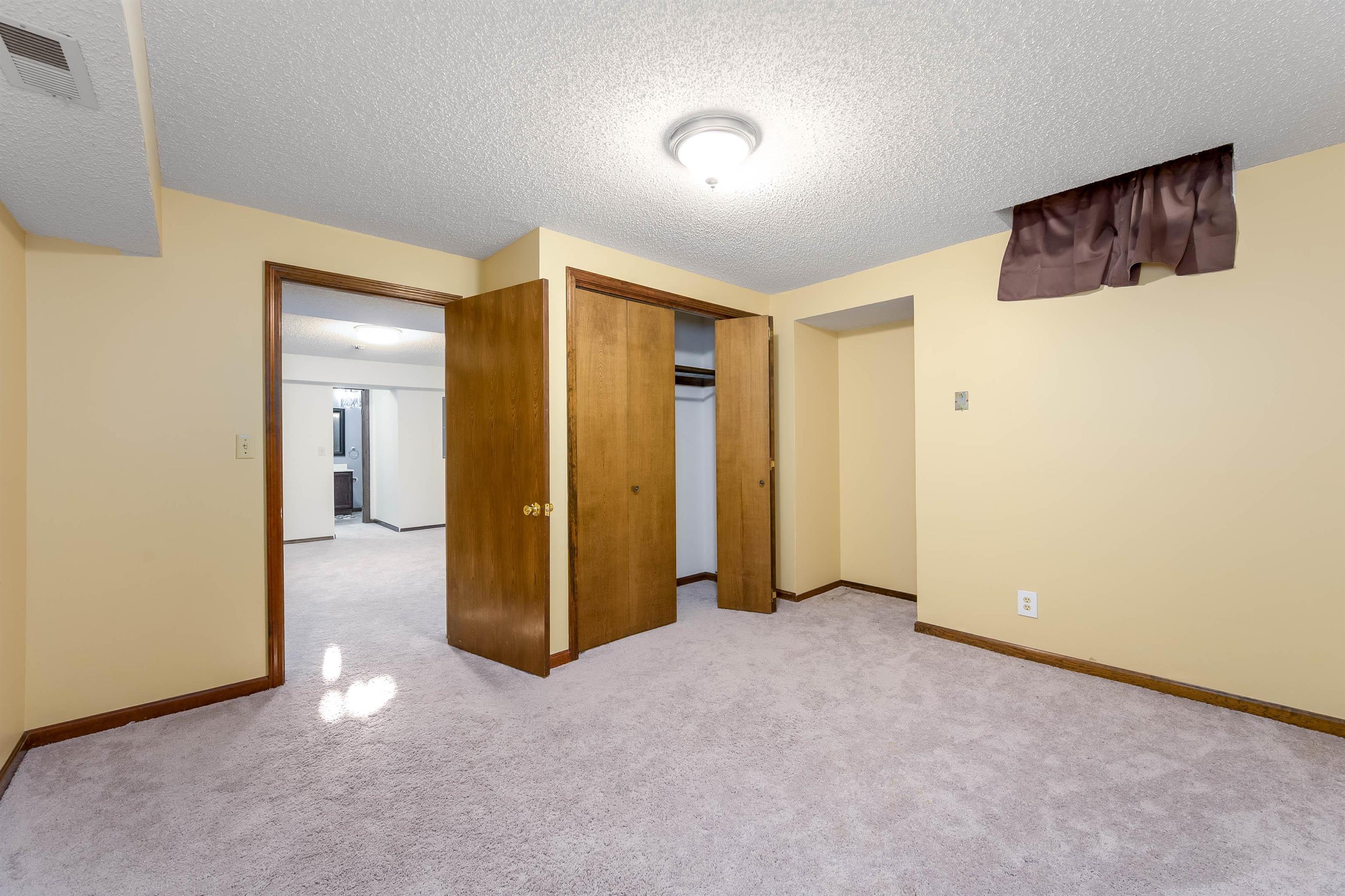 1504 N Amarado St Property Photo 19