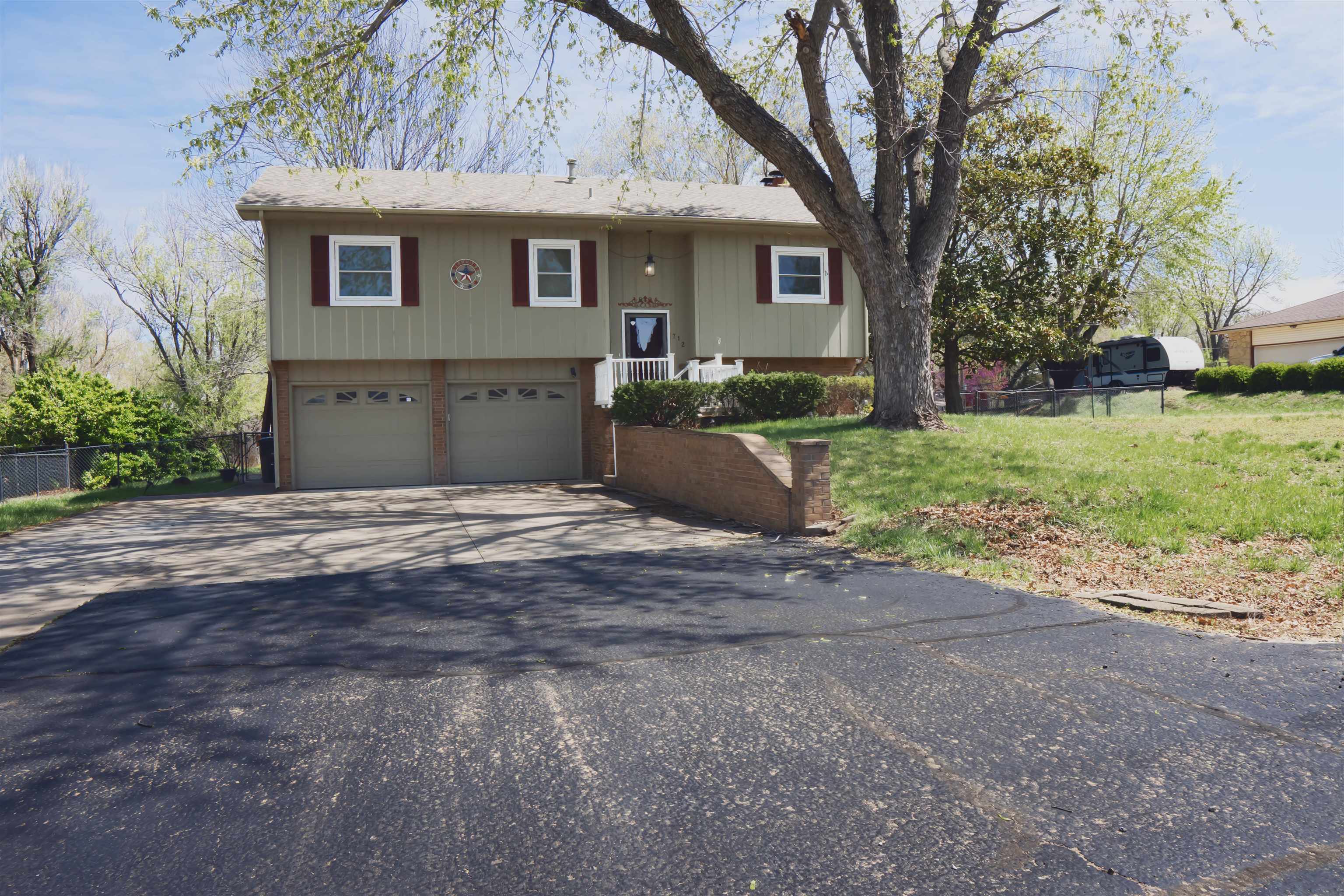 712 S Boyer Rd Property Photo