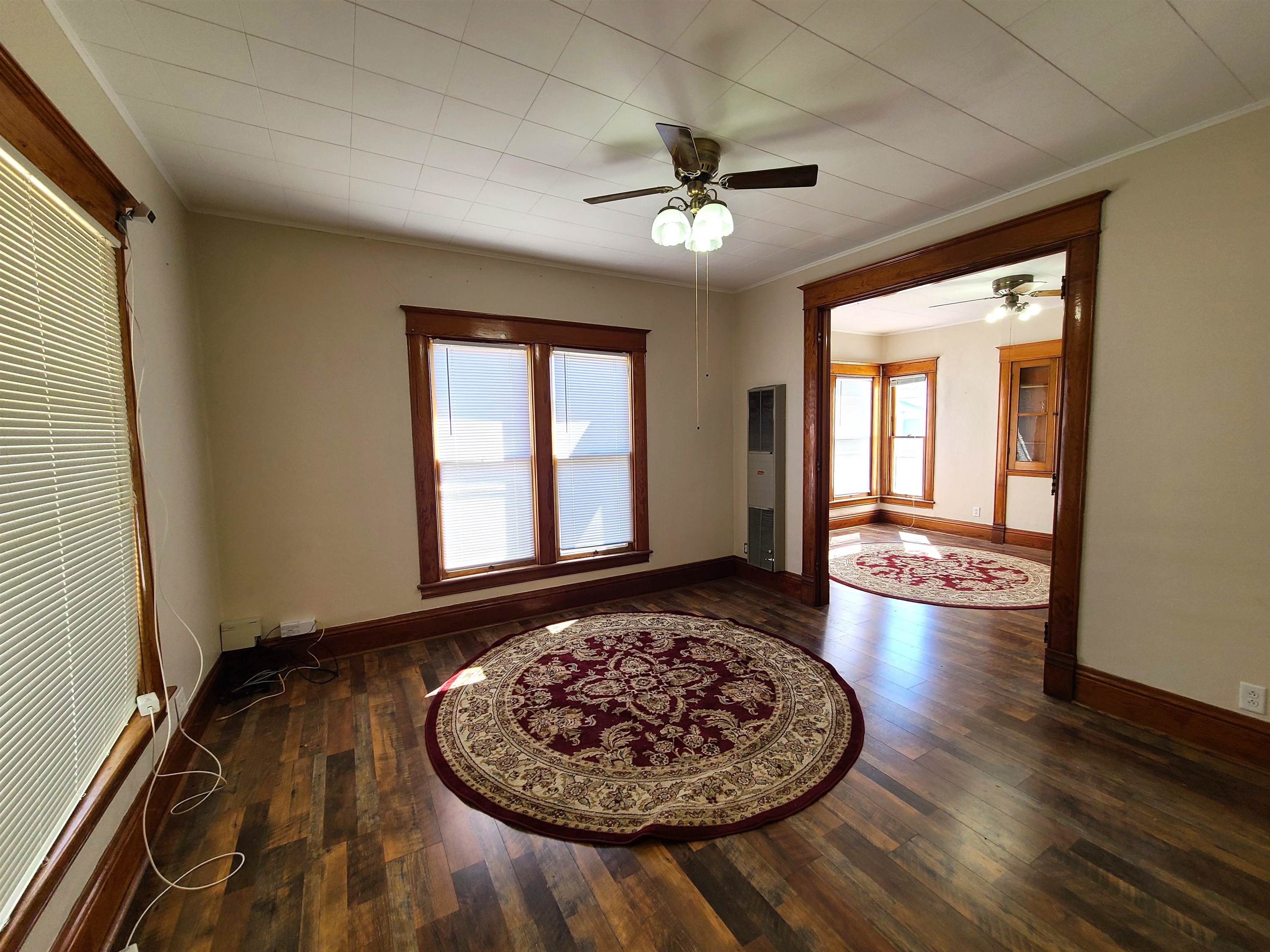 109 N Walton St Property Photo 2