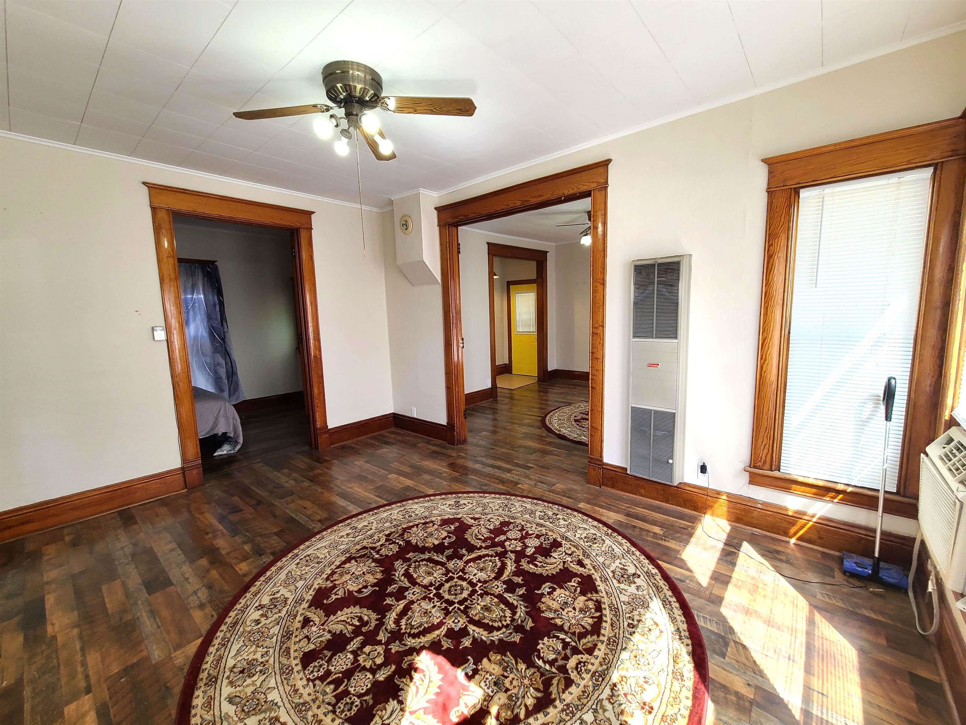 109 N Walton St Property Photo 5