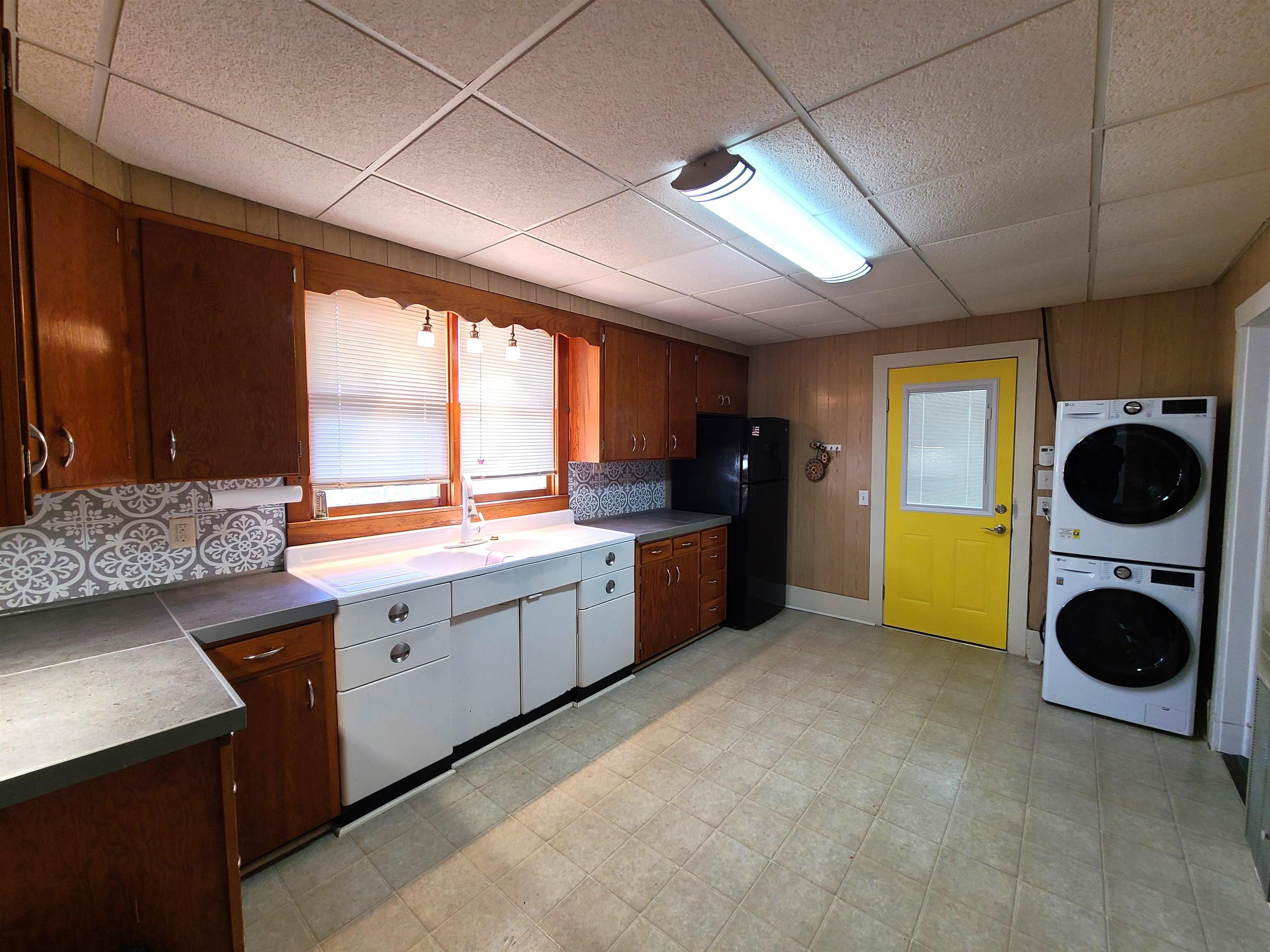 109 N Walton St Property Photo 7