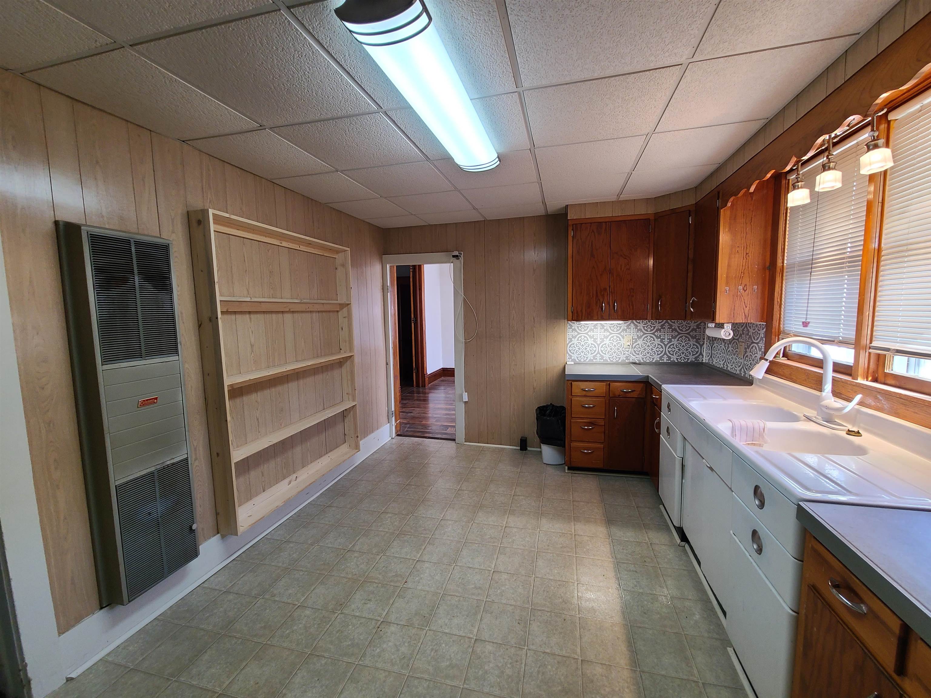 109 N Walton St Property Photo 9