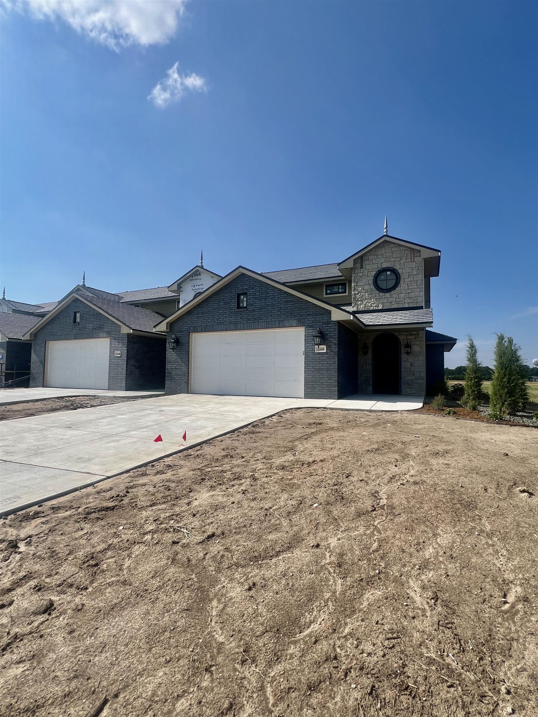 2142 Beaumount Property Photo