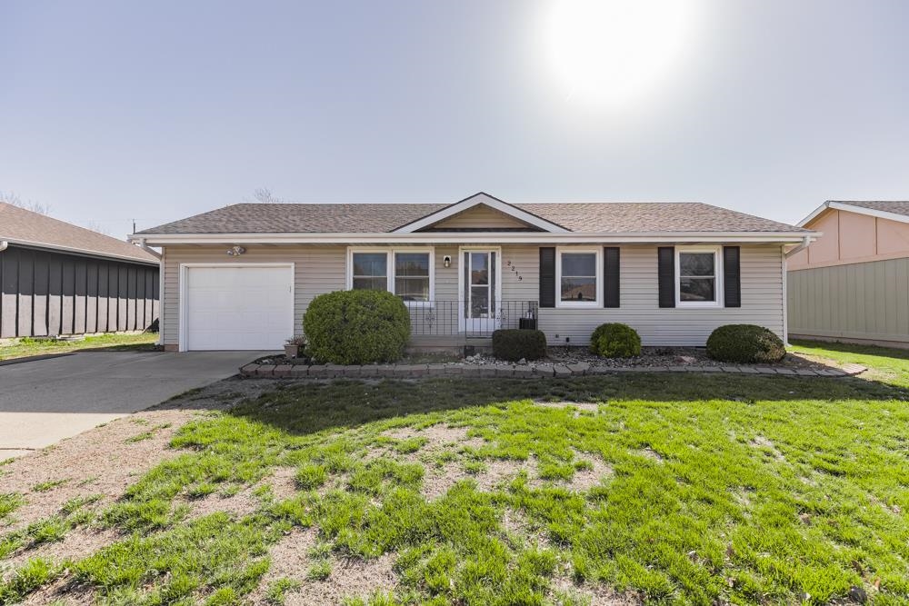 2219 Shalimar Dr Property Photo 1