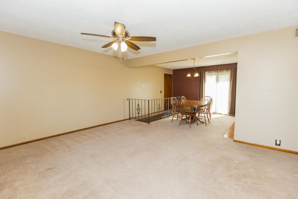 2219 Shalimar Dr Property Photo 2