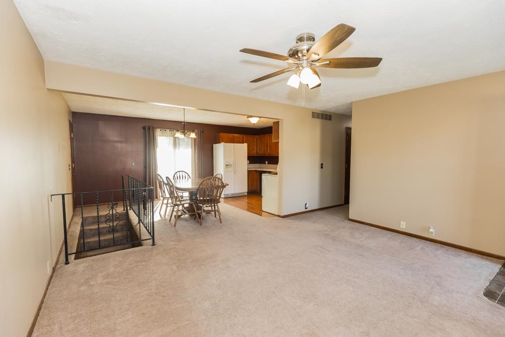 2219 Shalimar Dr Property Photo 5