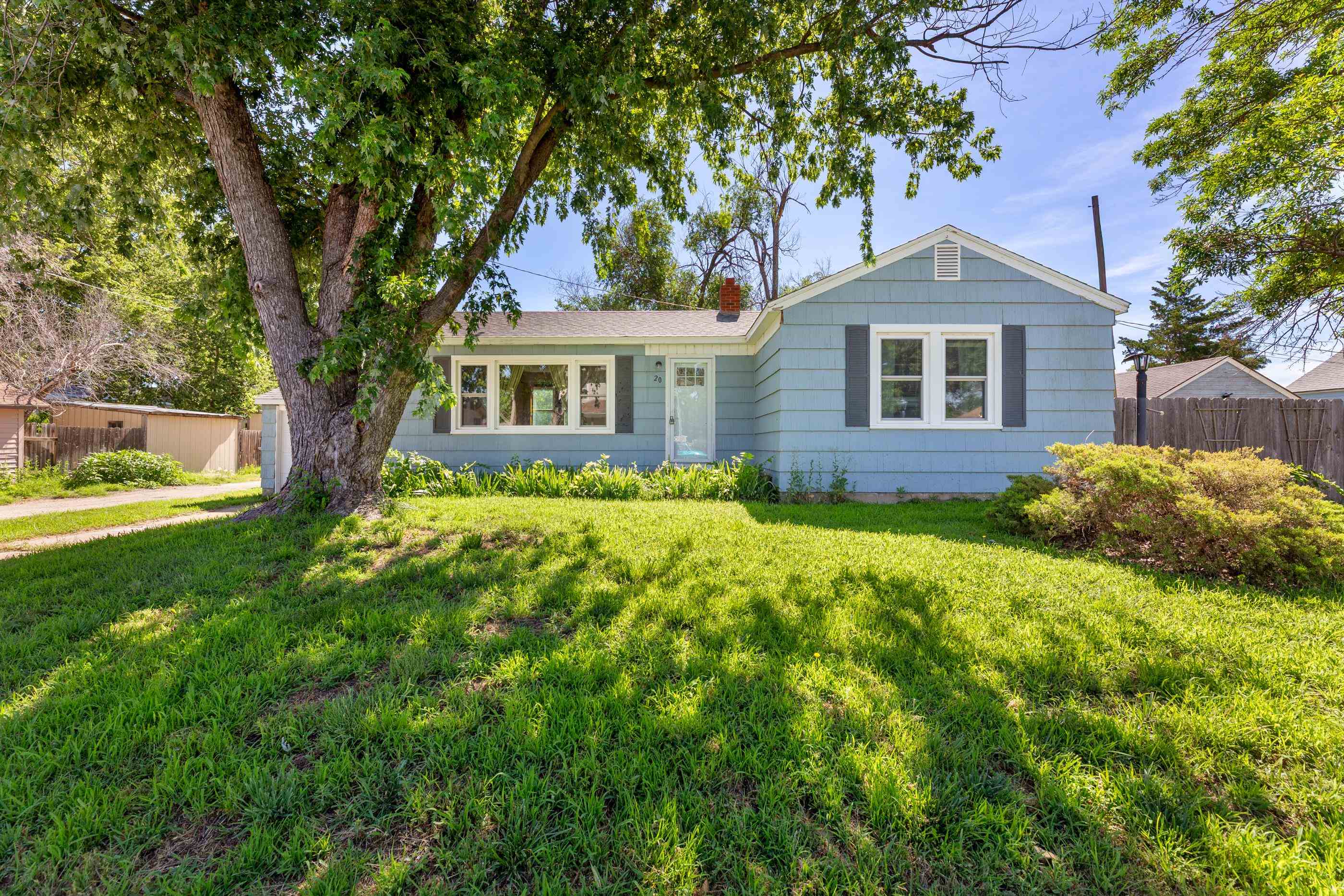 20 S Elm St Property Photo 1