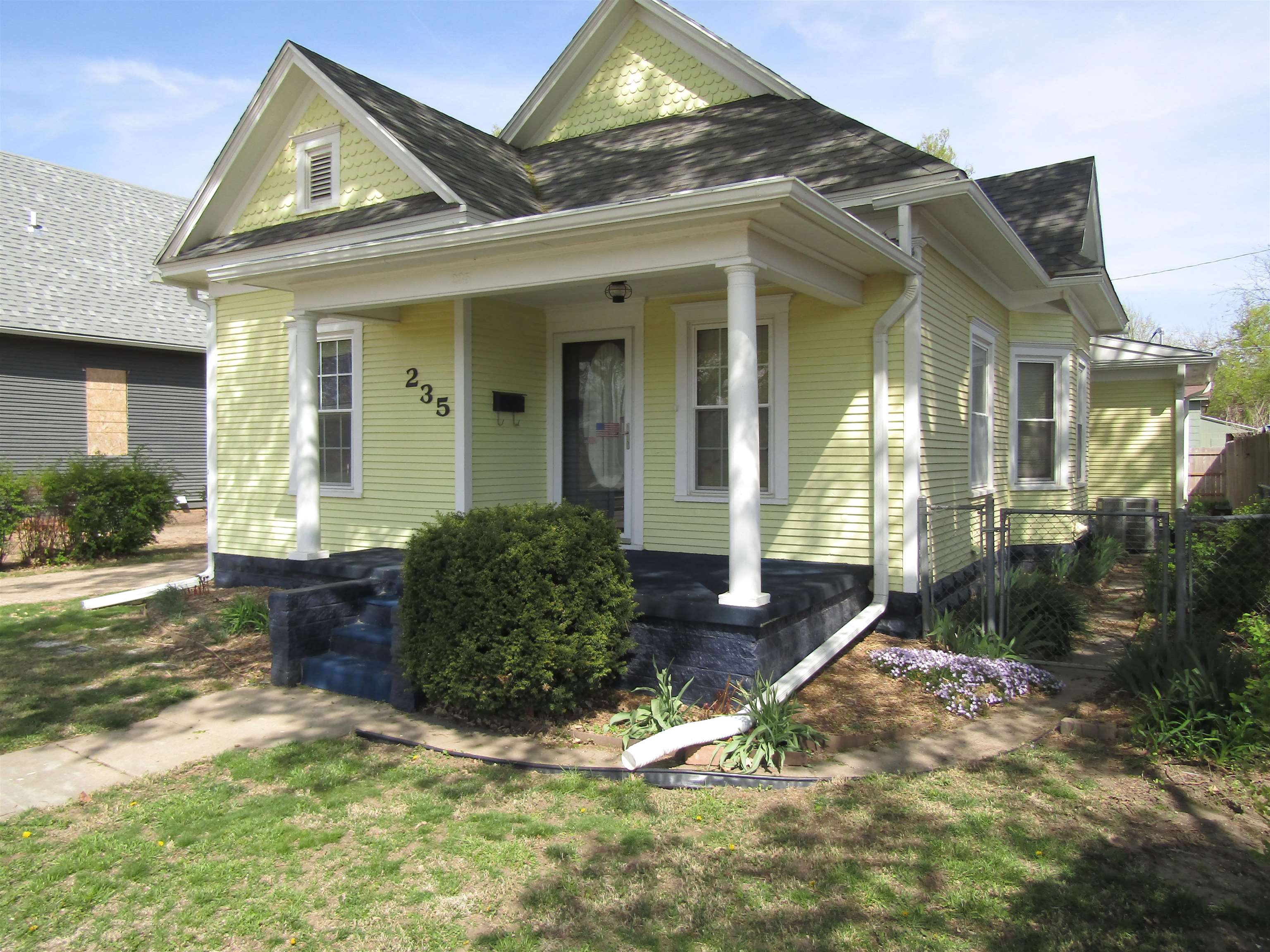 235 S 2nd St Property Photo
