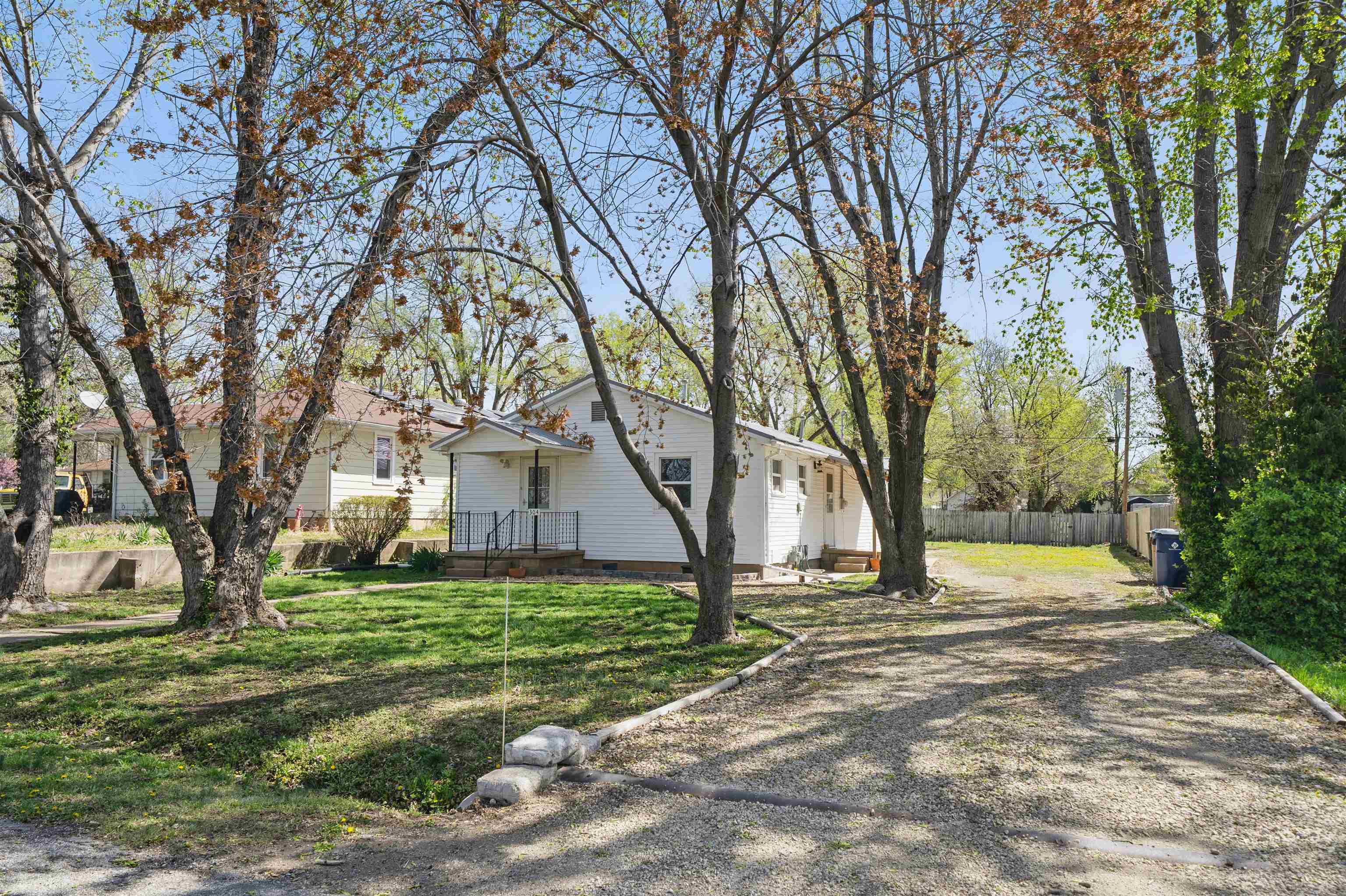 304 S 2nd St Property Photo