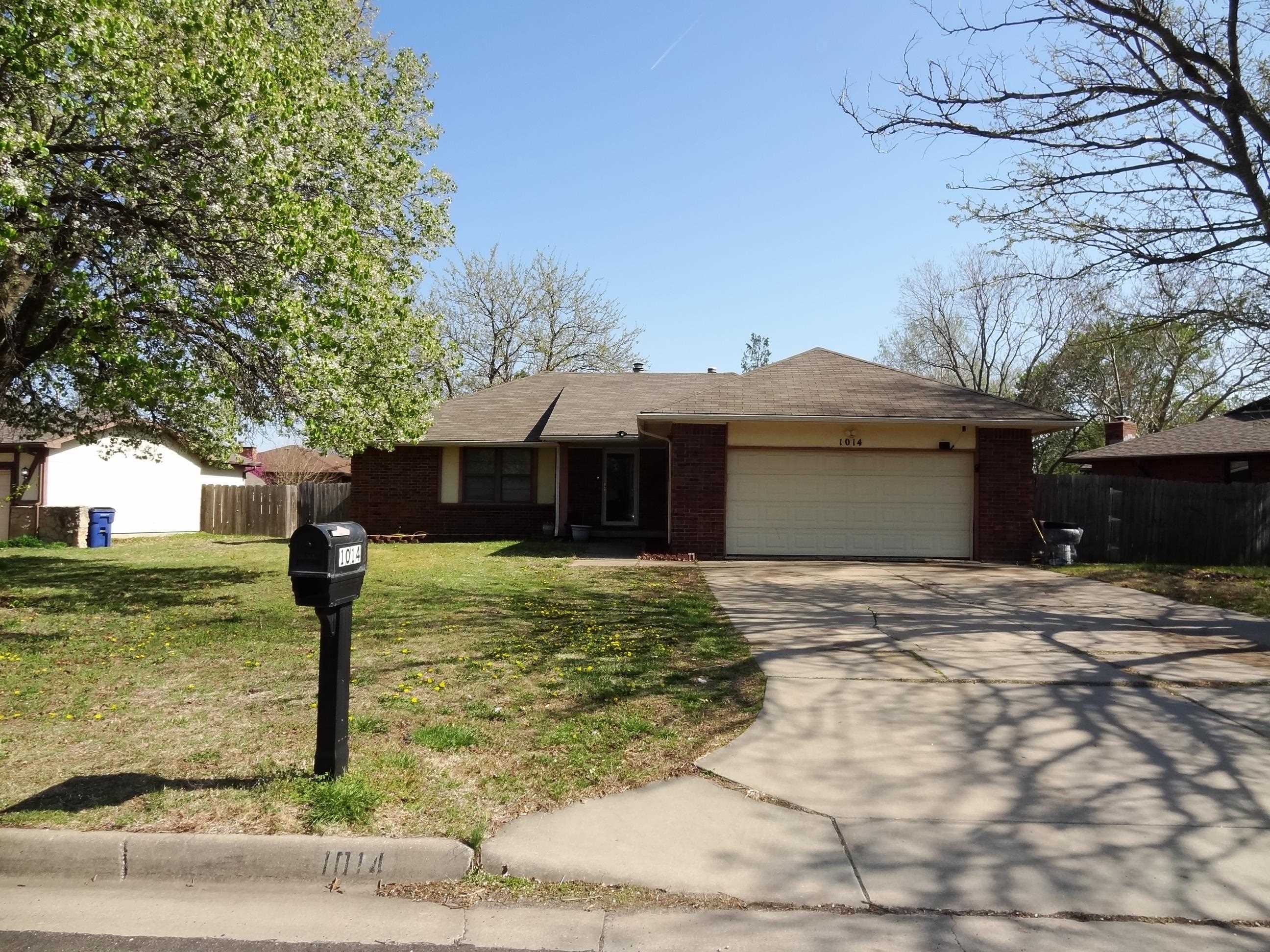 1014 S Burrus Property Photo