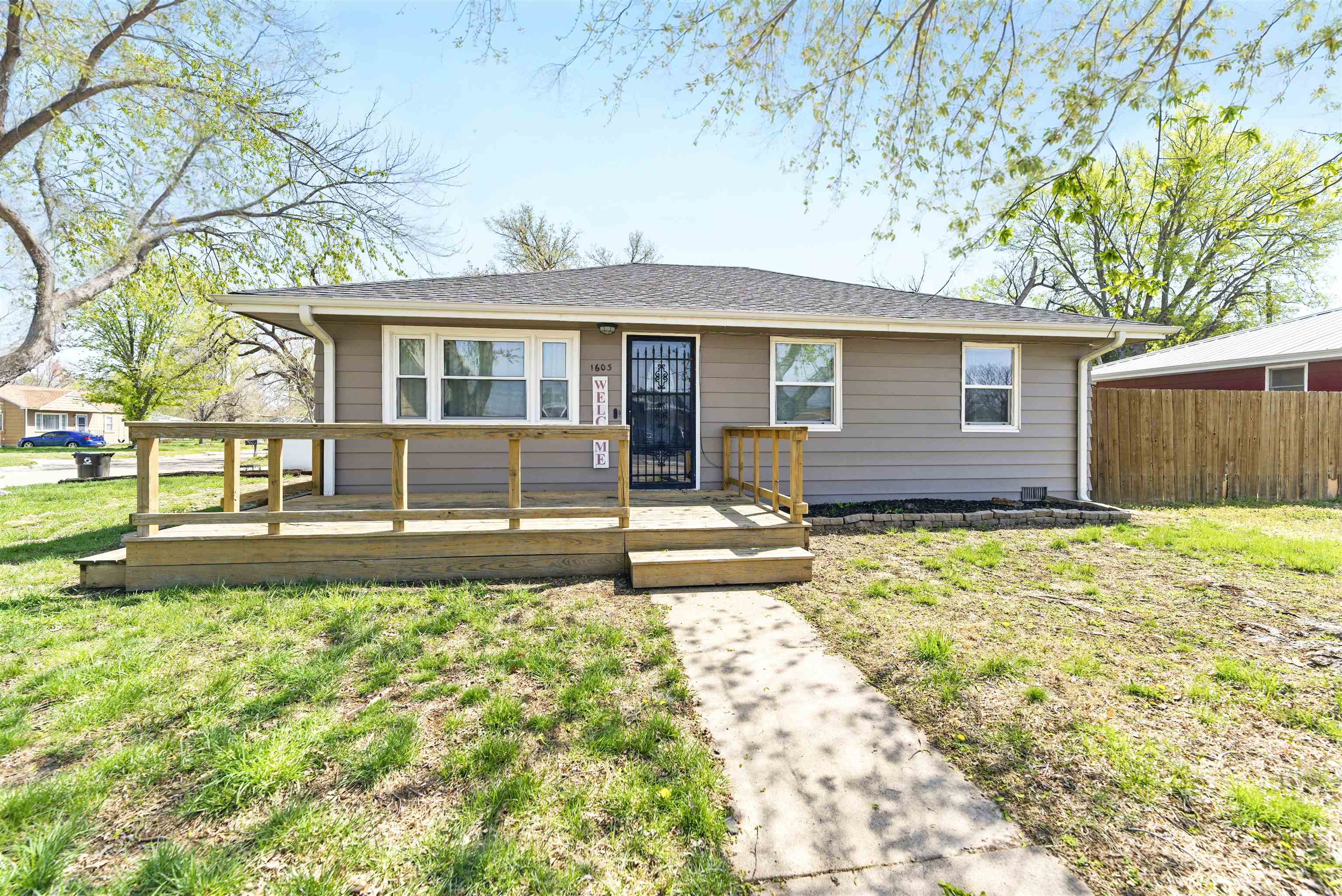 1603 Rush St Property Photo