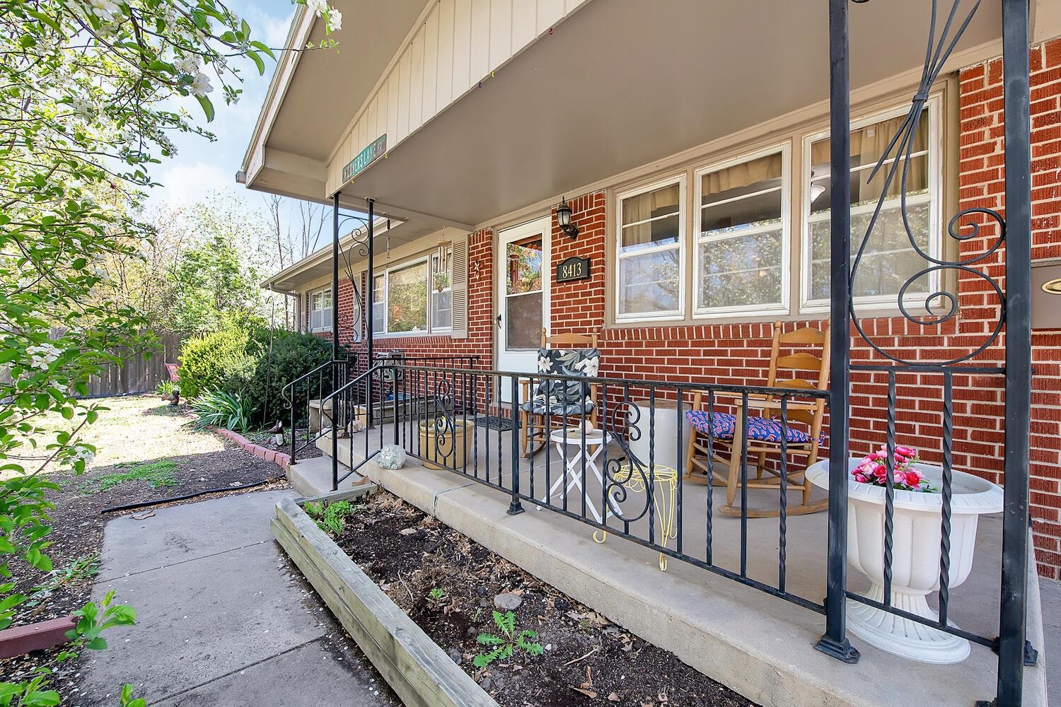 8413 W Murdock Ave Property Photo