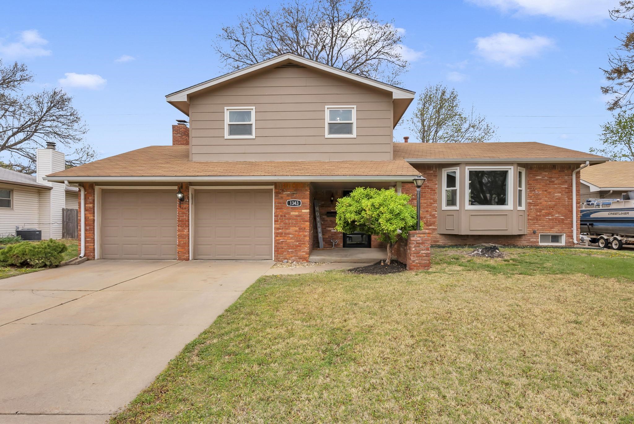 1343 N Emerson Ave Property Photo