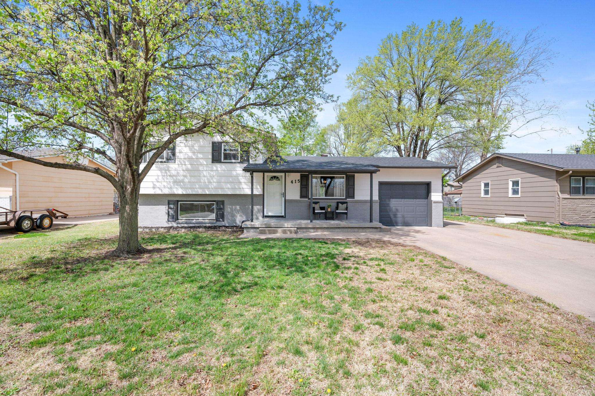 415 S Circle Dr Property Photo