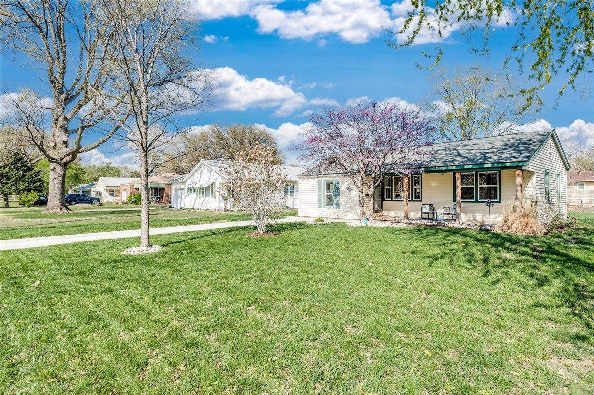 1530 N High St Property Photo