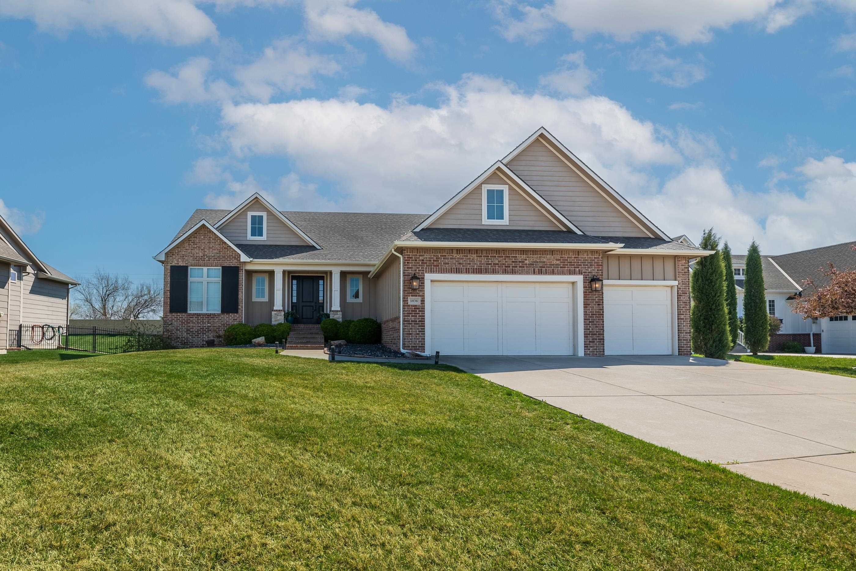1836 N Split Rail Property Photo