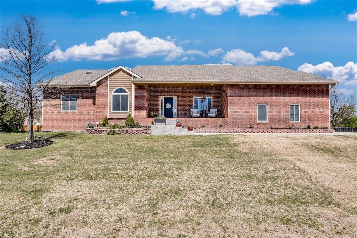 48 Stevie Ct. Property Photo