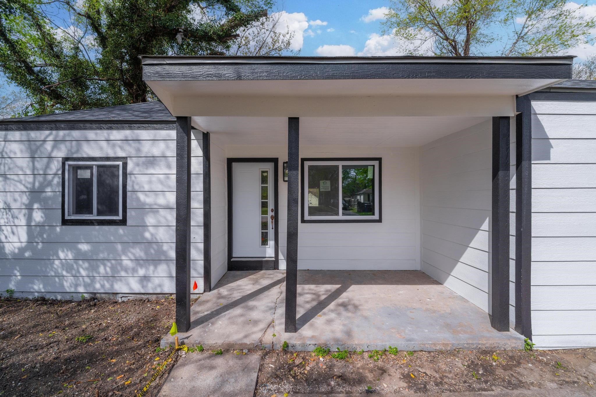 1545 N Volutsia Ave Property Photo