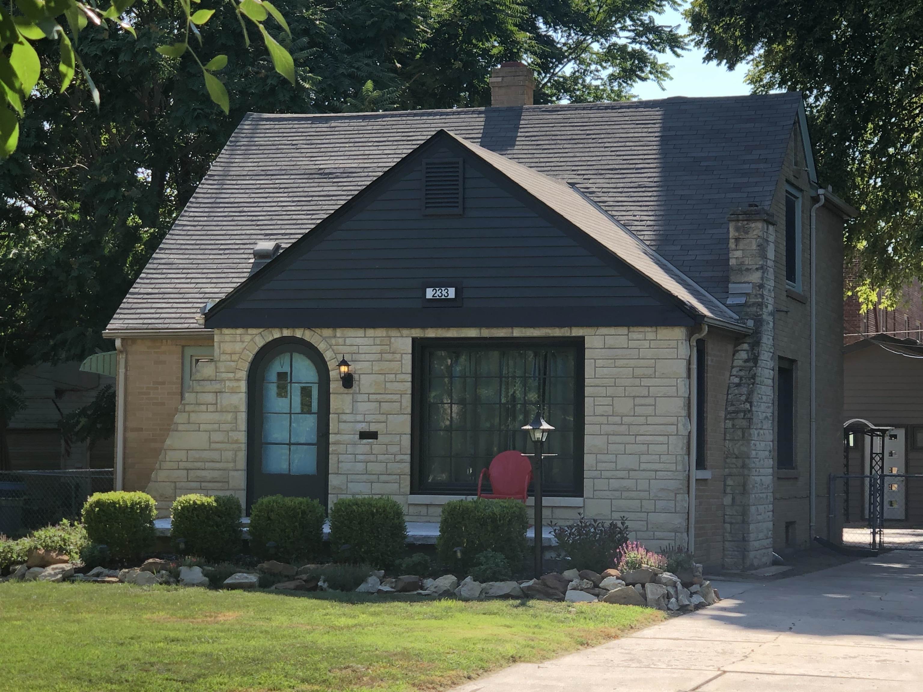 233 S Minneapolis Ave Property Photo