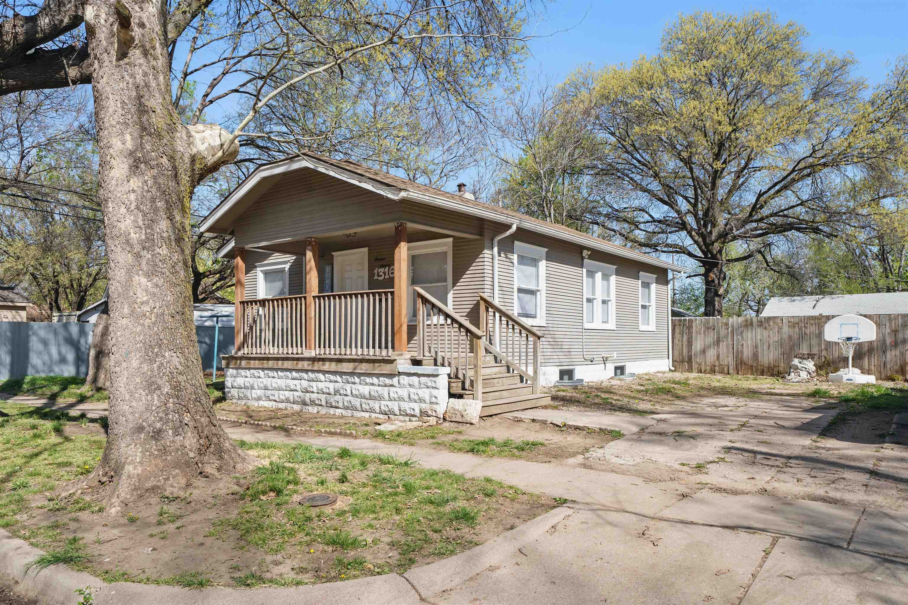 1316 E Gilbert St Property Photo