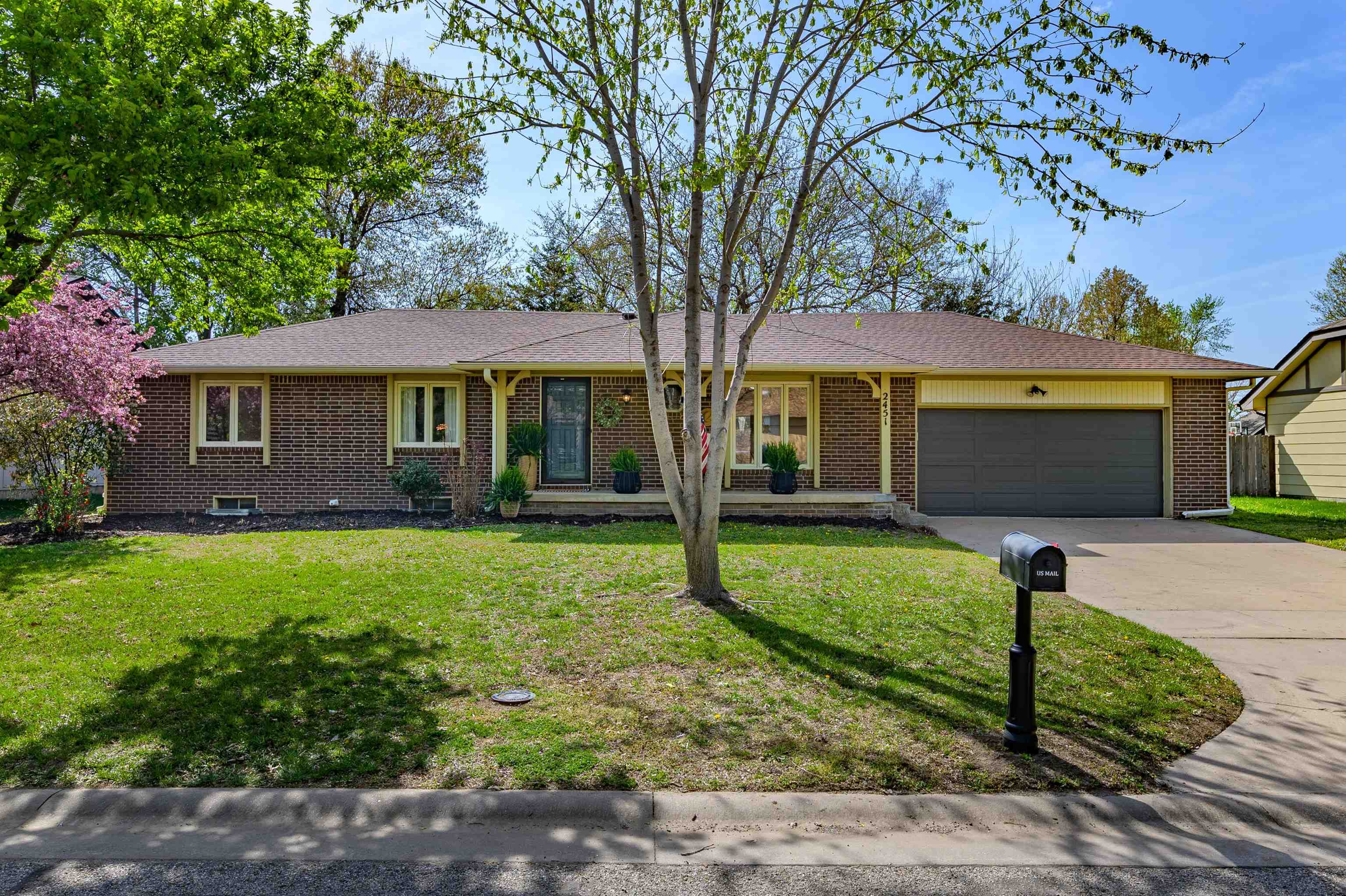2451 N Winstead Cir Property Photo