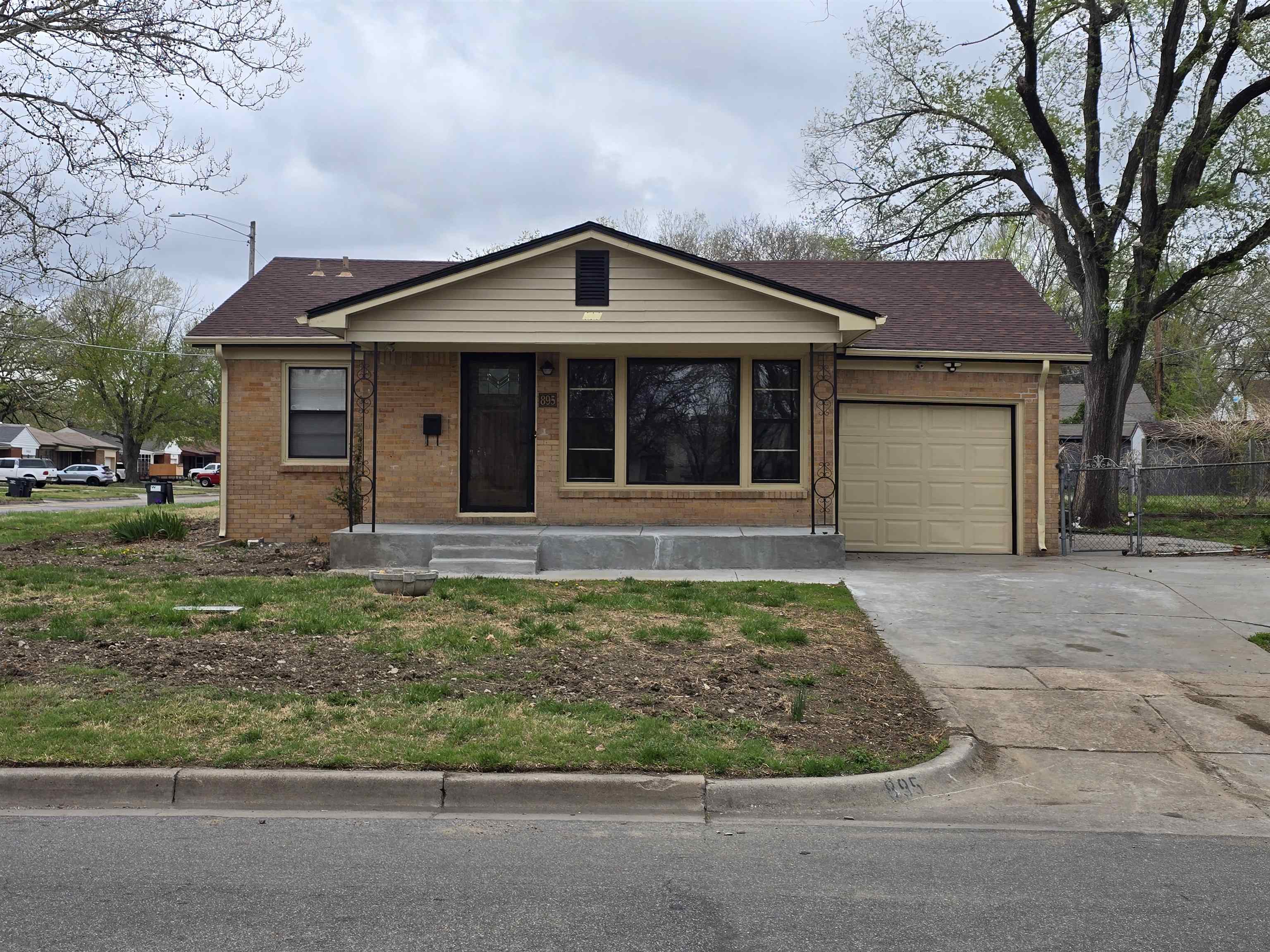 895 S Fabrique Dr Property Photo
