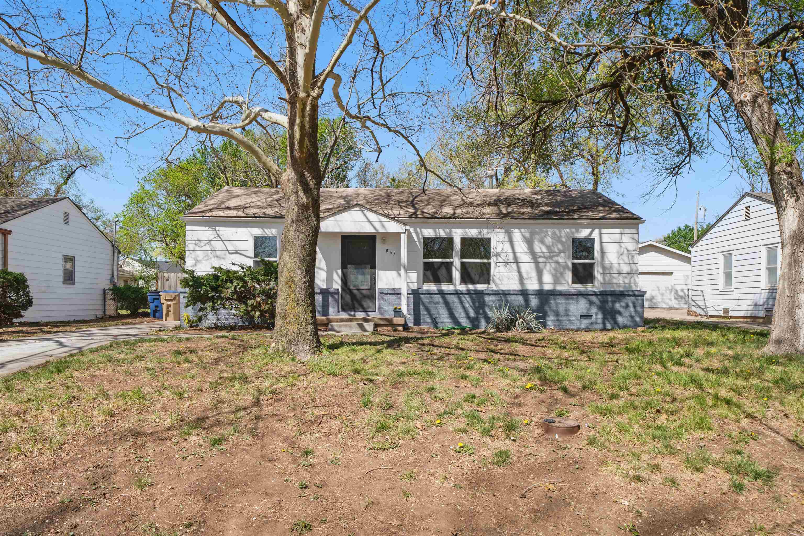 945 N Georgie Ave Property Photo