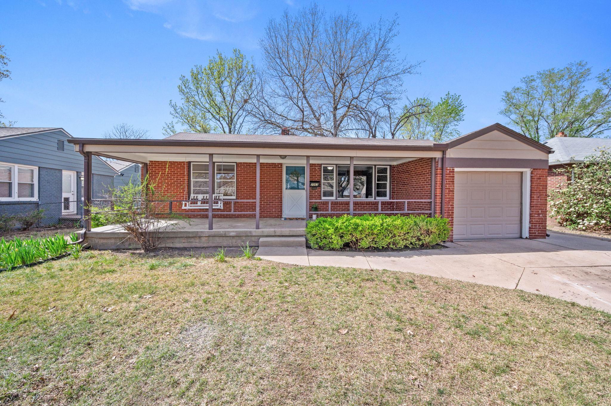 2063 S Parkwood Ln Property Photo