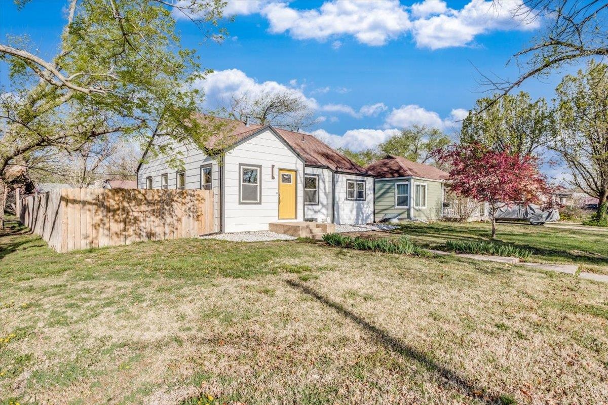 1801 N Garland St Property Photo