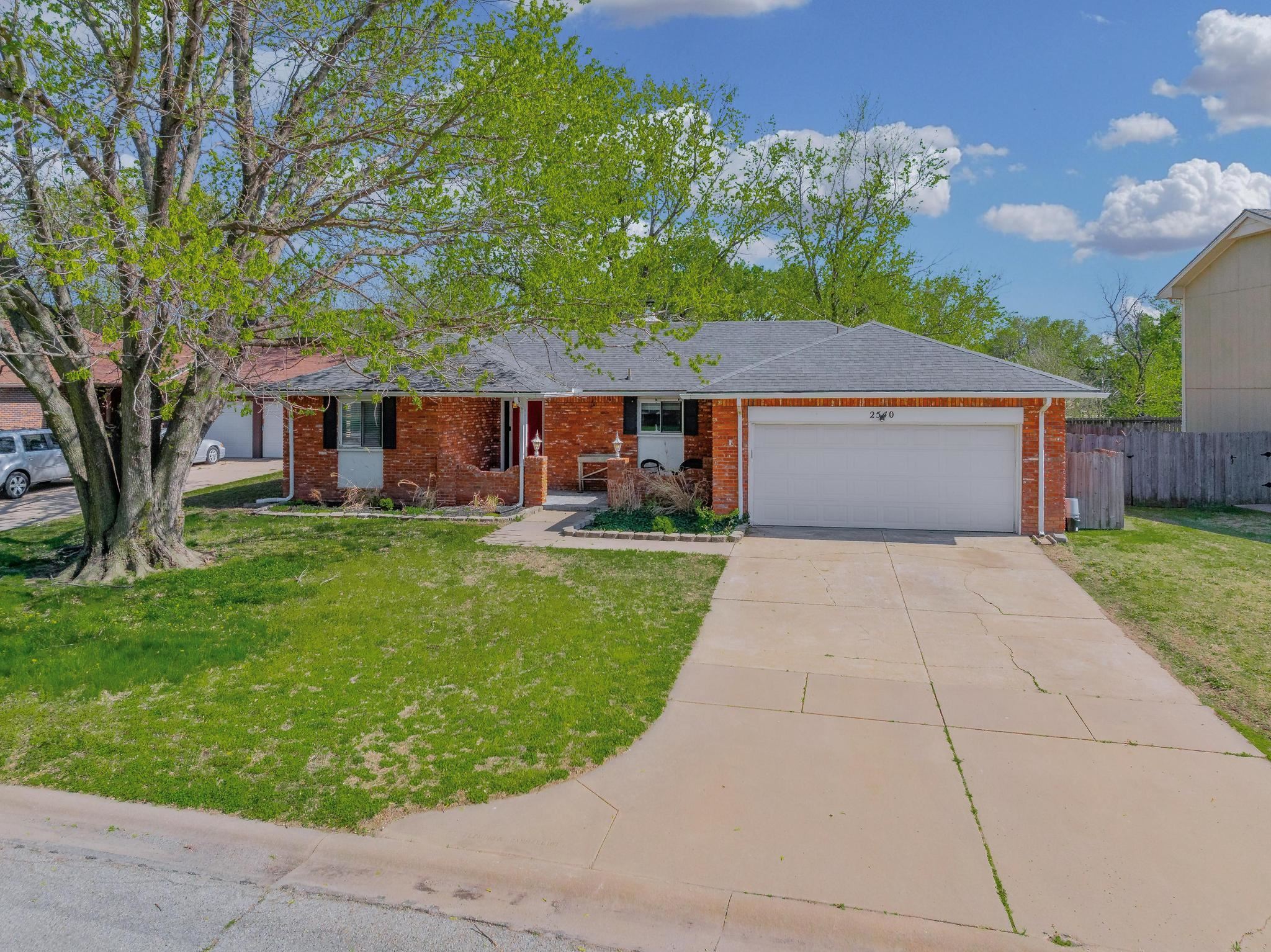 2540 N Claiborn Property Photo