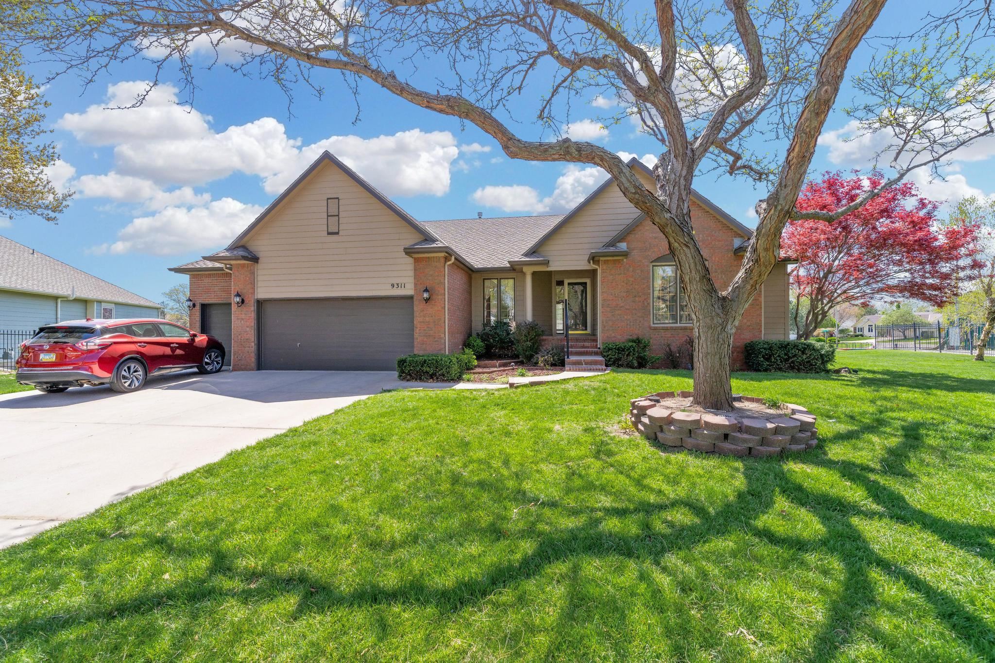 Sterling Farms Real Estate Listings Main Image