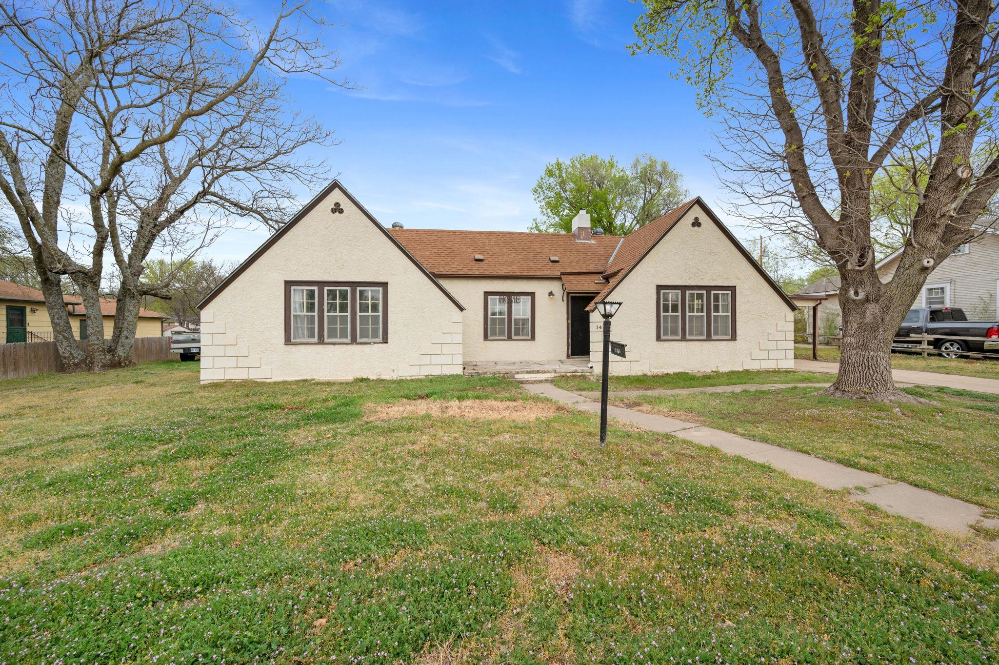 1416 W Kansas Ave Property Photo 1