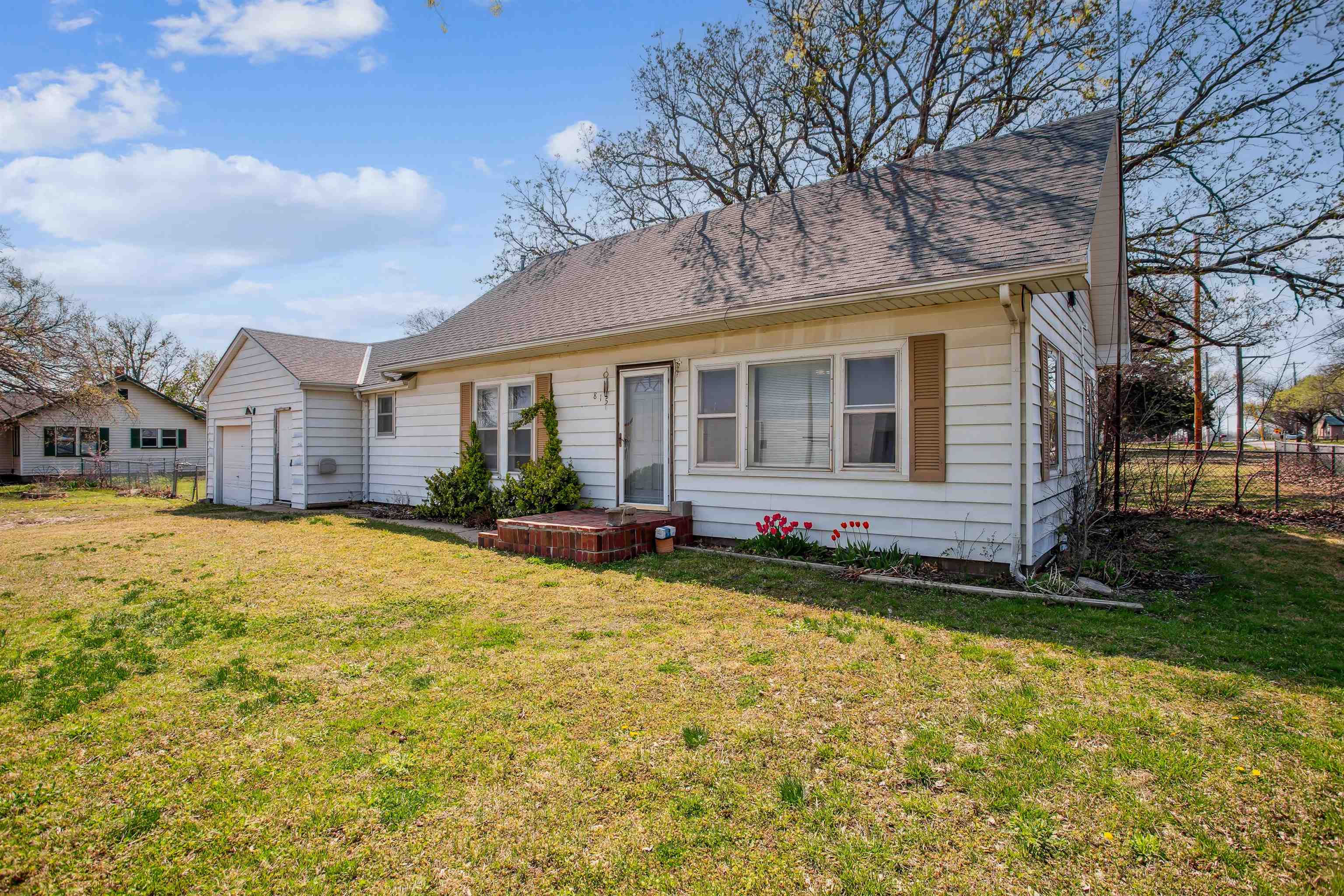 815 N Stadium Property Photo 3