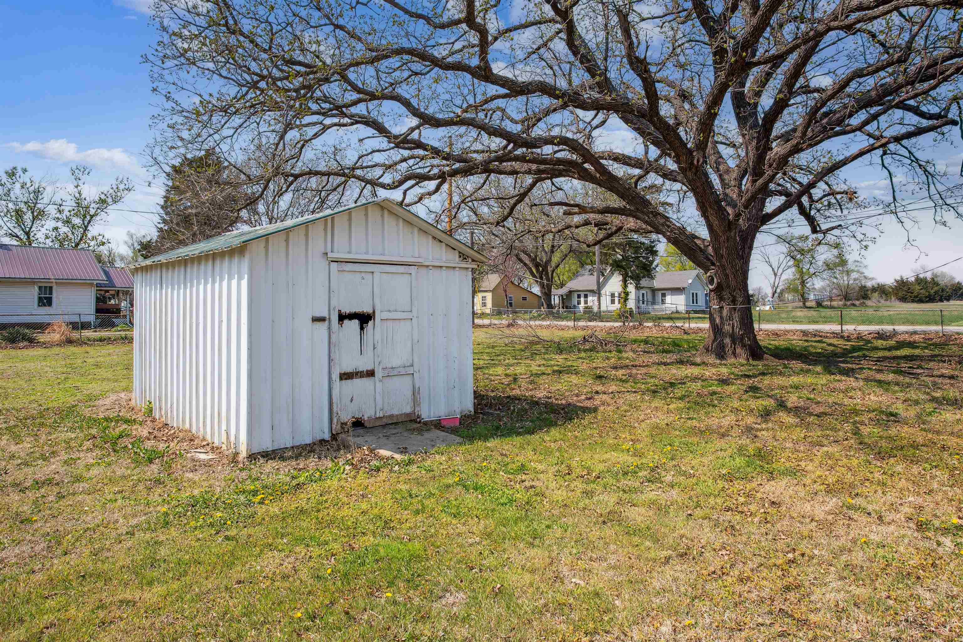 815 N Stadium Property Photo 29